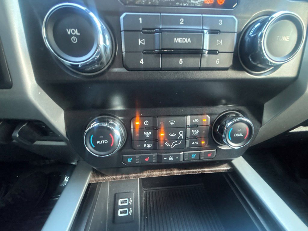 Used 2019 Ford F250 Lariat w/ Lariat Ultimate Package AWD/4WD image 21