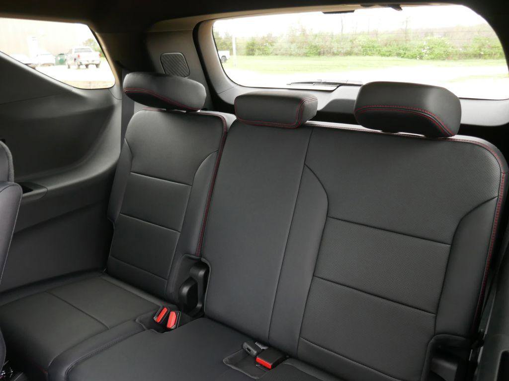 New 2026 Chevrolet Traverse RS image 14