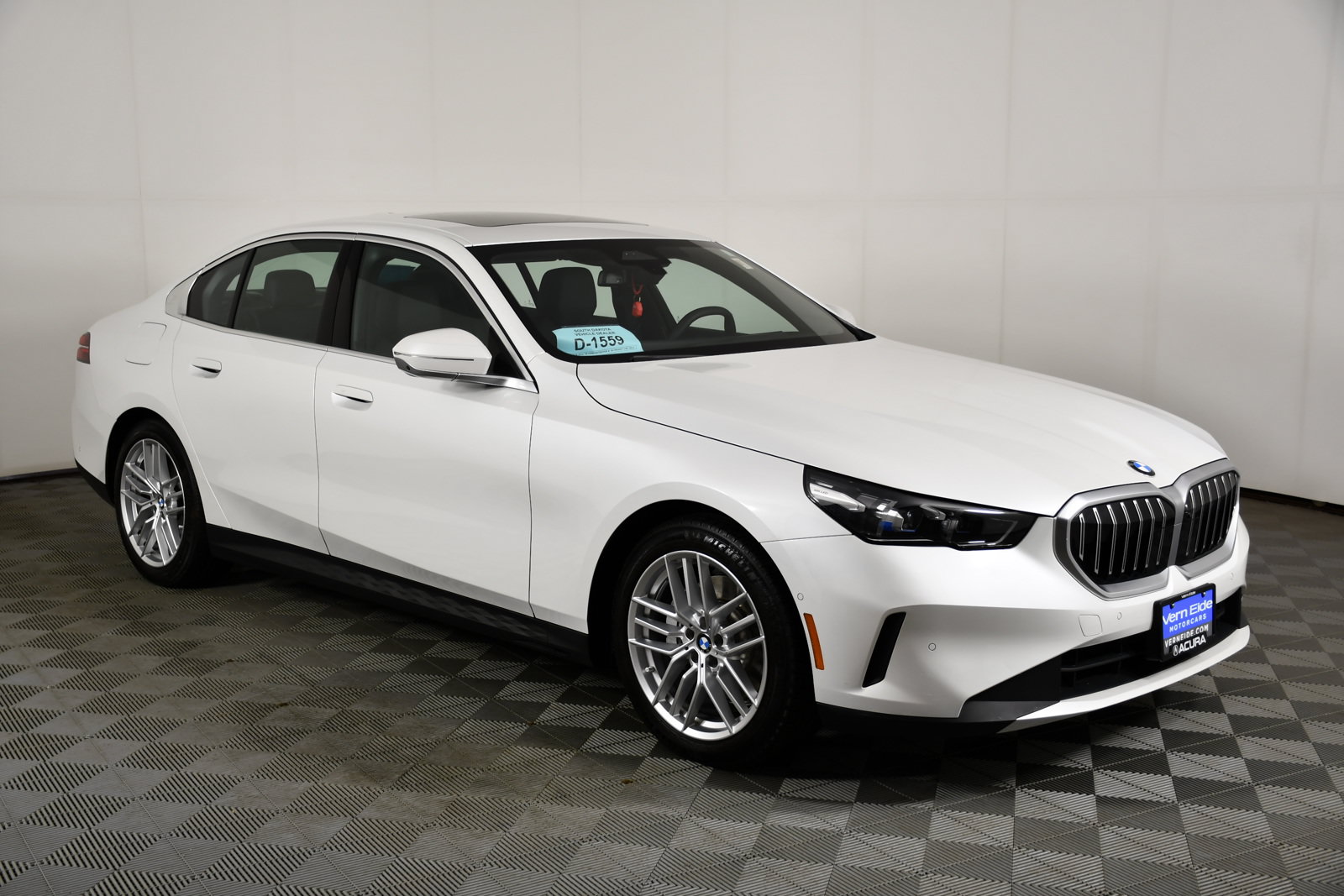 Used 2025 BMW 530i xDrive AWD/4WD image 4