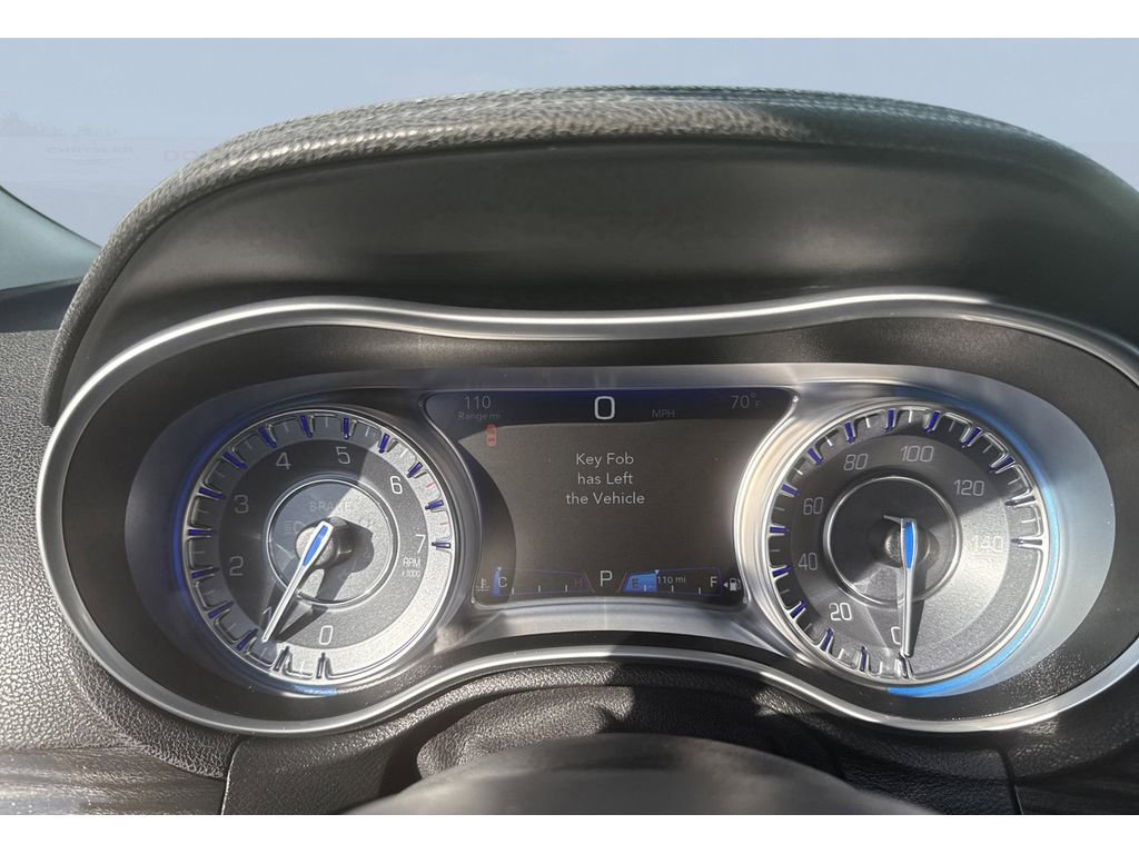 Used 2018 Chrysler 300 Touring L image 16