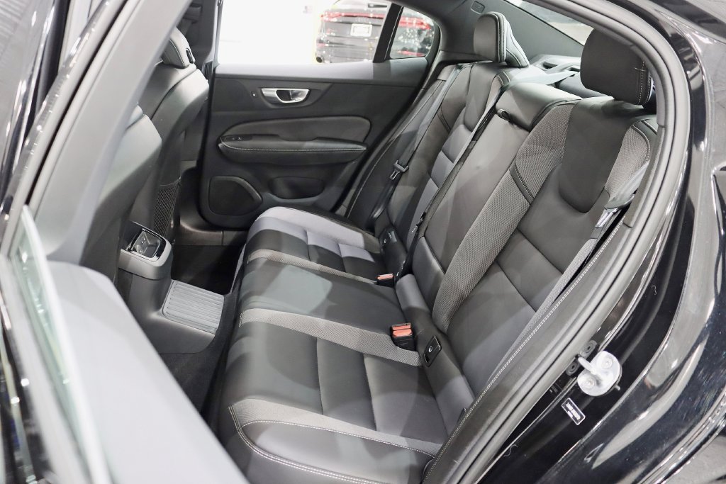 Used 2024 Volvo S60 T8 Ultimate w/ Climate Package AWD/4WD image 31