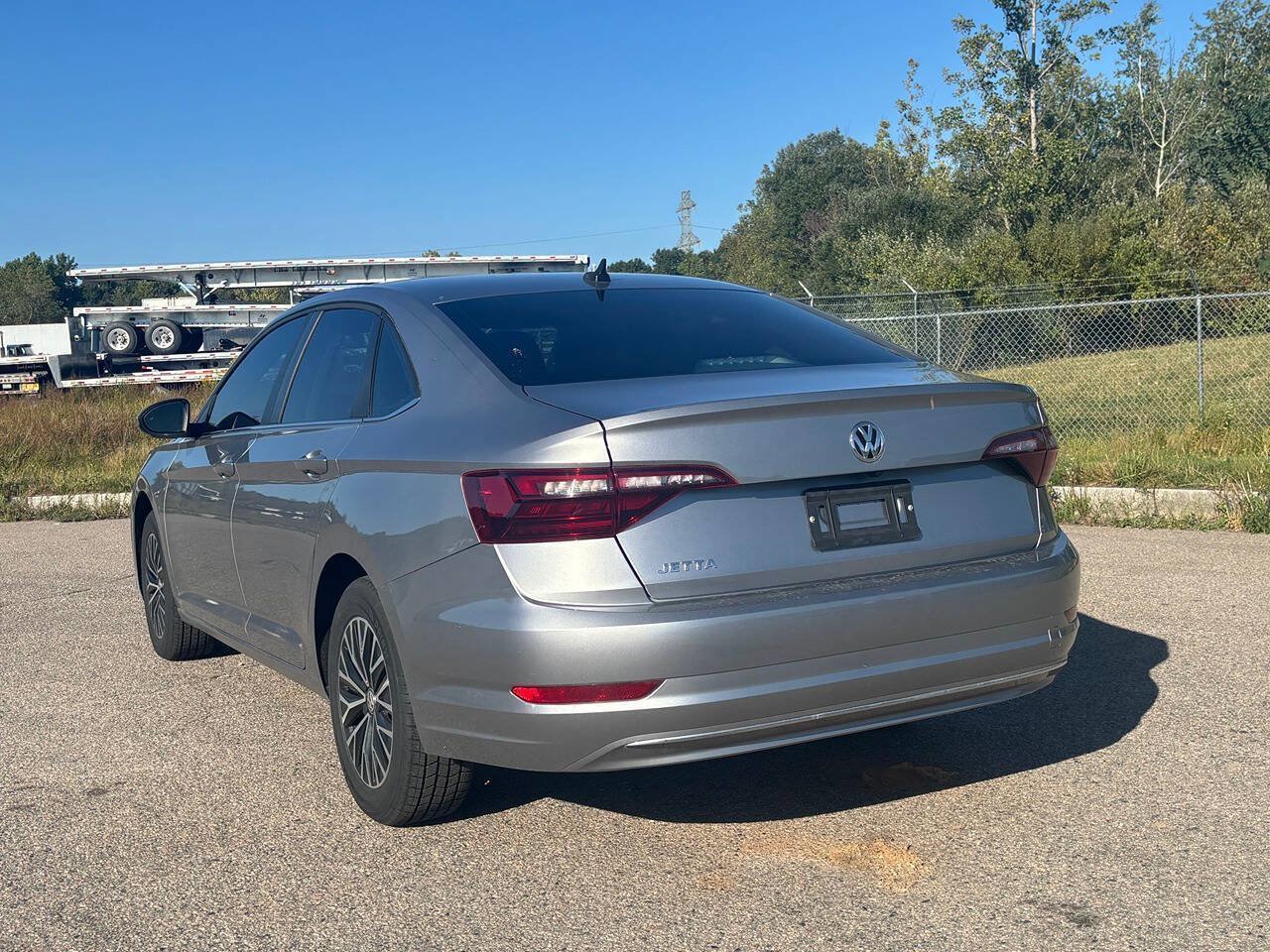 Used 2020 Volkswagen Jetta SE w/ SE Cold Weather Package FWD image 4