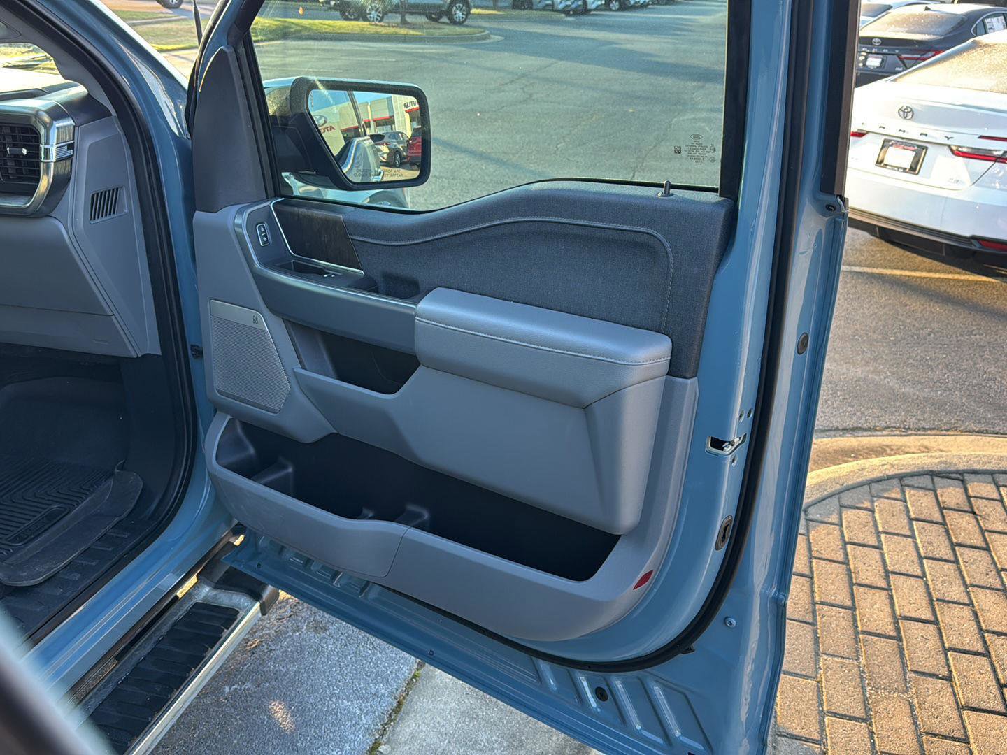 Used 2023 Ford F150 Lariat image 12