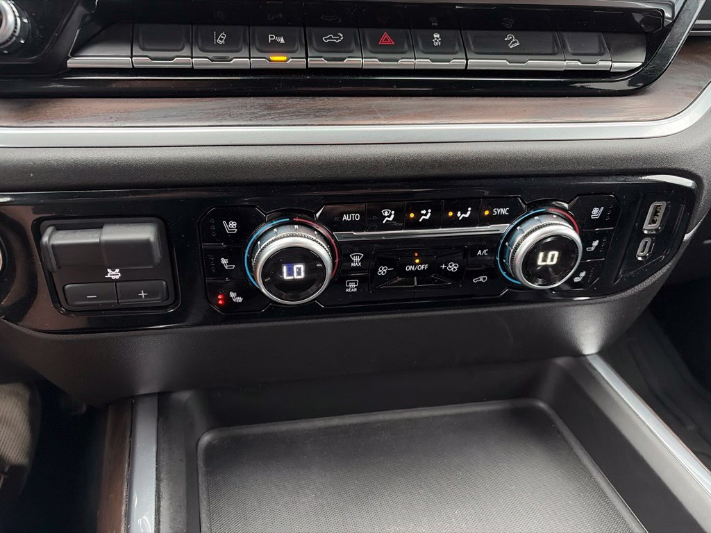 Used 2025 GMC Sierra 3500 SLT w/ SLT Premium Package AWD/4WD image 18