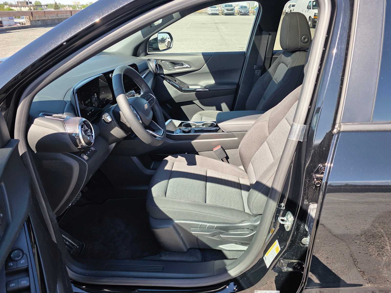 New 2026 Chevrolet Equinox LT w/ Safety and Technology Package AWD/4WD image 19