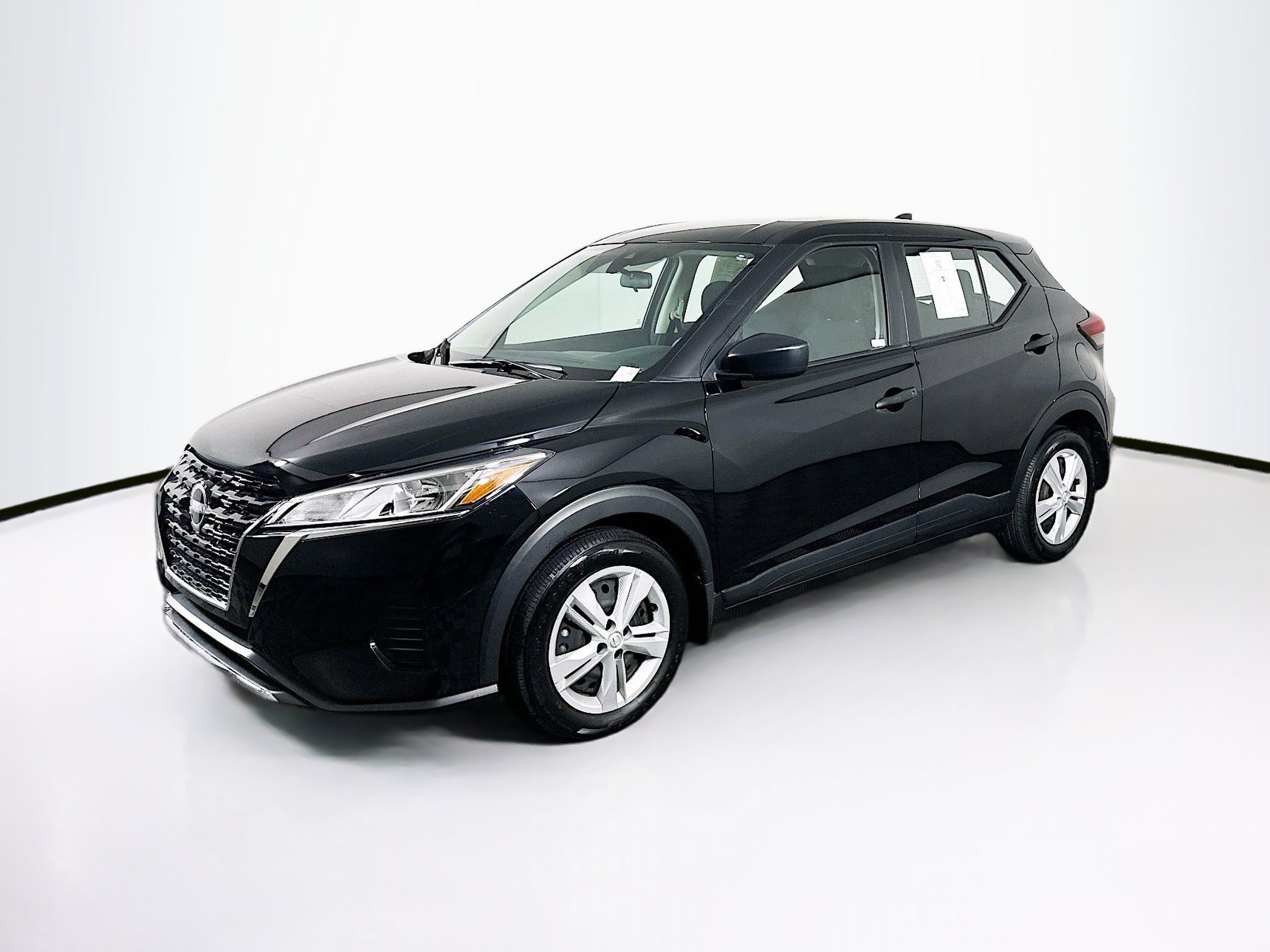 Used 2024 Nissan Kicks S FWD image 3