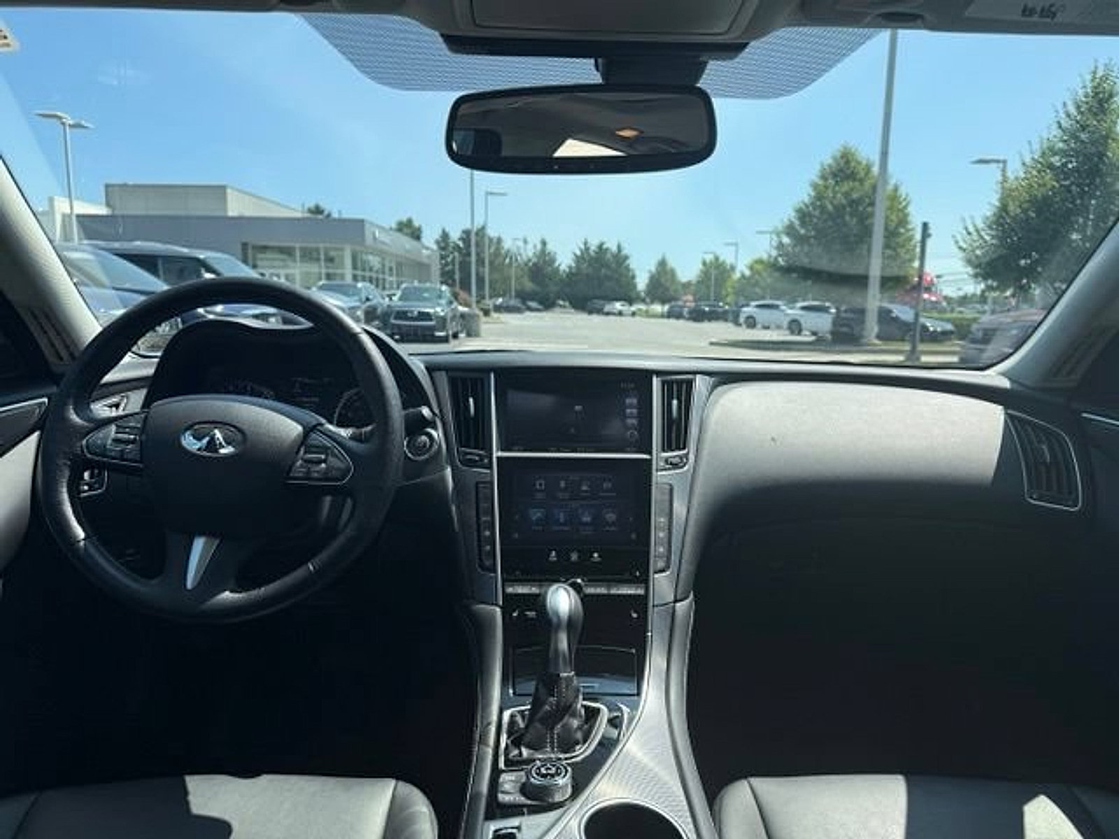 Used 2016 INFINITI Q50 3.0t Premium w/ Driver Assistance Package AWD/4WD image 4