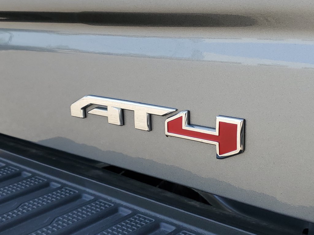 Used 2020 GMC Sierra 1500 AT4 w/ AT4 Premium Package AWD/4WD image 6
