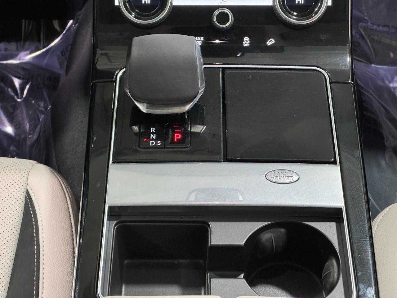 Used 2023 Land Rover Range Rover Velar R-Dynamic S image 14