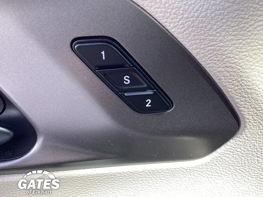 Used 2023 Chrysler Pacifica Touring-L FWD image 24