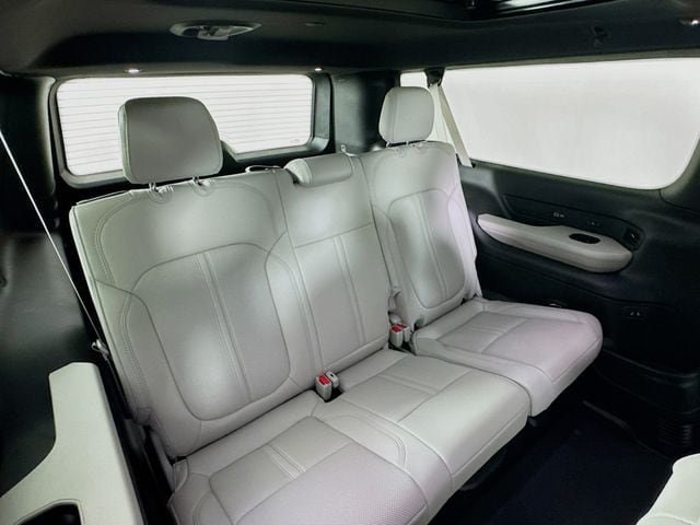 New 2026 Jeep Grand Wagoneer L Limited AWD/4WD image 32