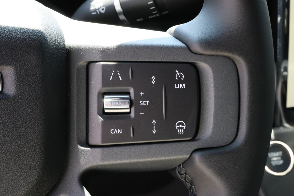 New 2026 Land Rover Defender 110 X-Dynamic SE AWD/4WD image 14