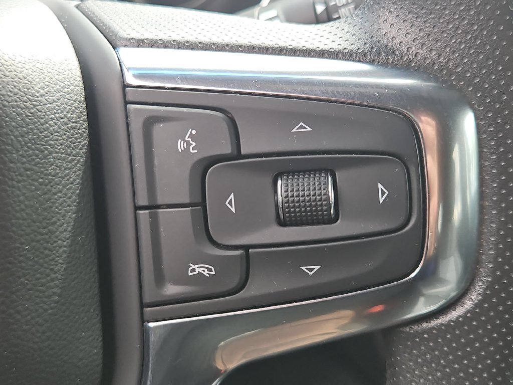 Used 2025 Chevrolet Blazer LT FWD image 21