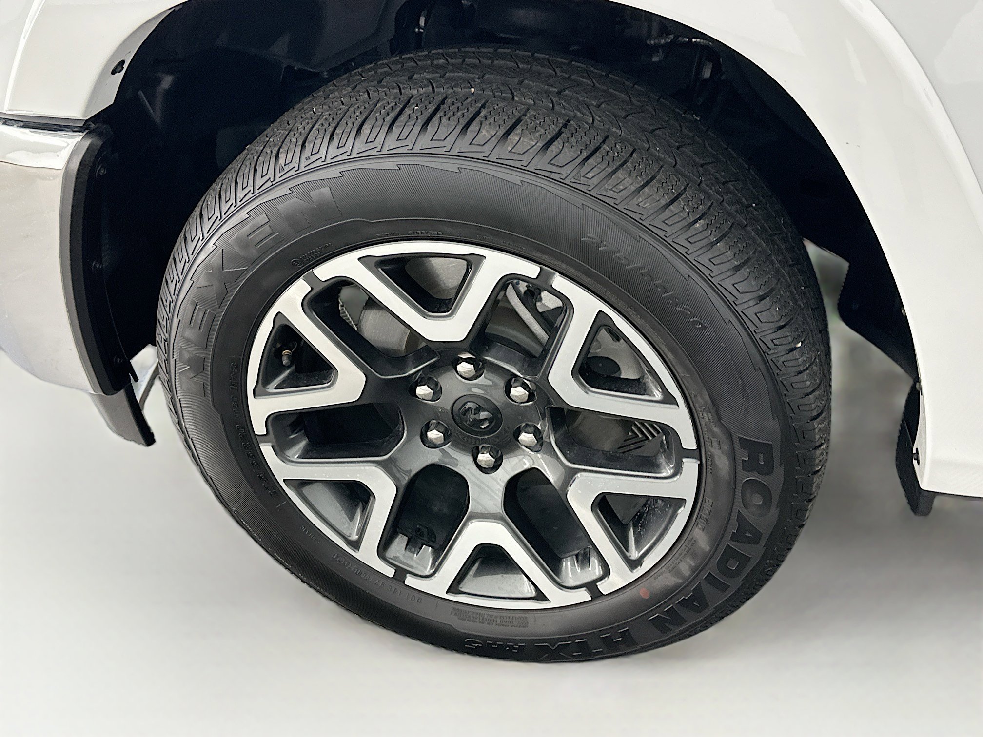 Used 2025 RAM 1500 Laramie image 11