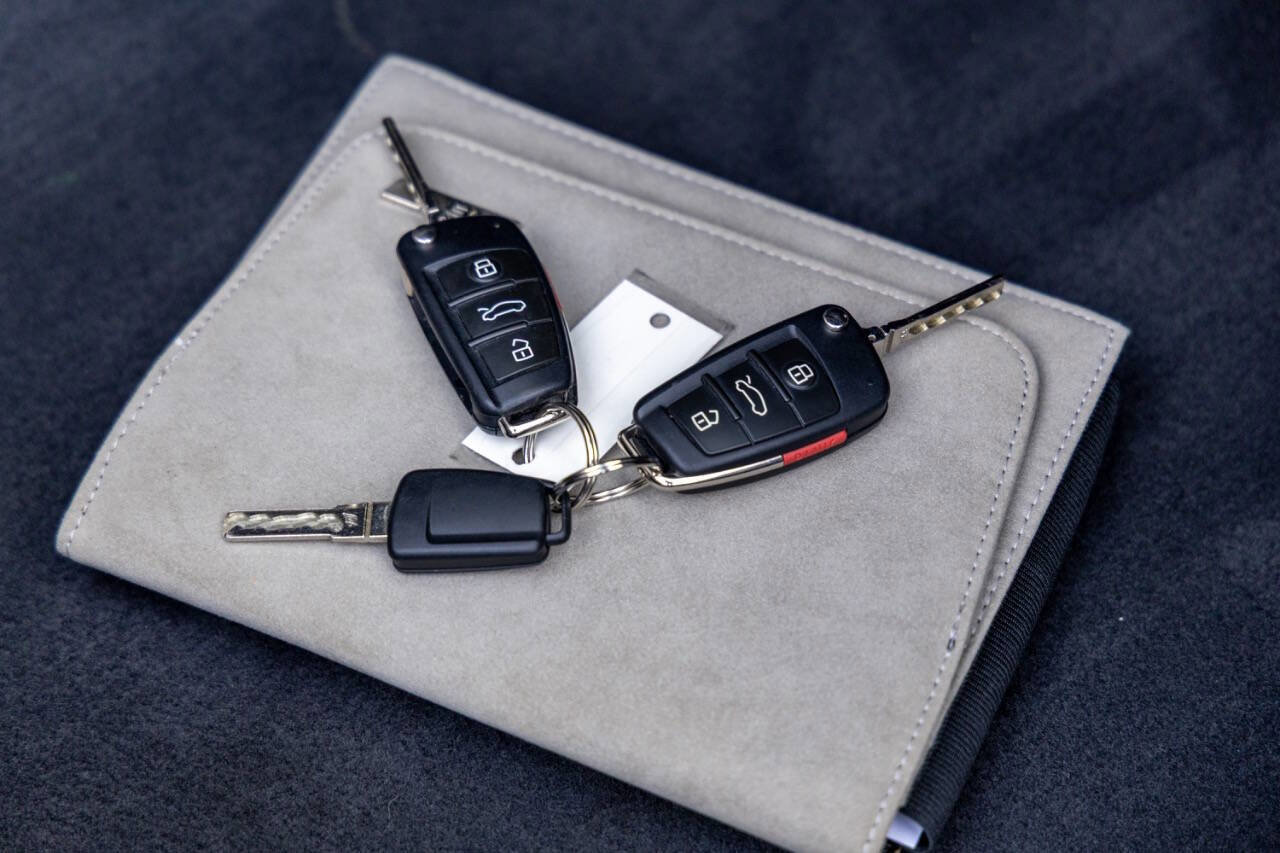 Used 2012 Audi R8 V10 image 17