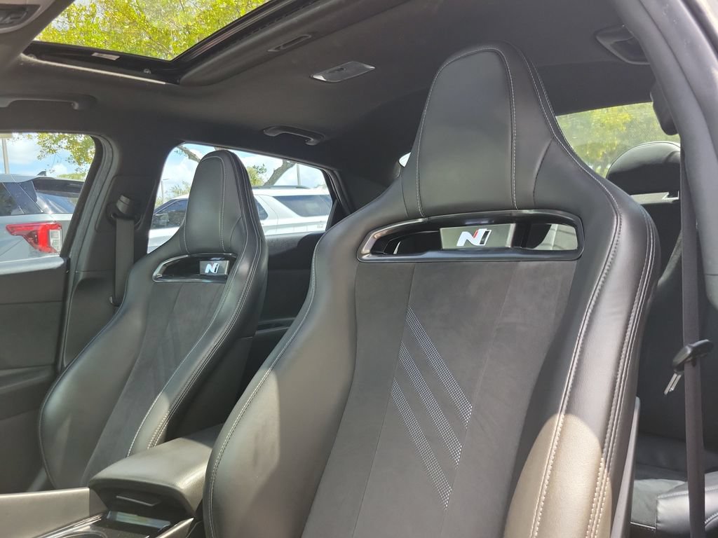 Used 2022 Hyundai Elantra N FWD image 14