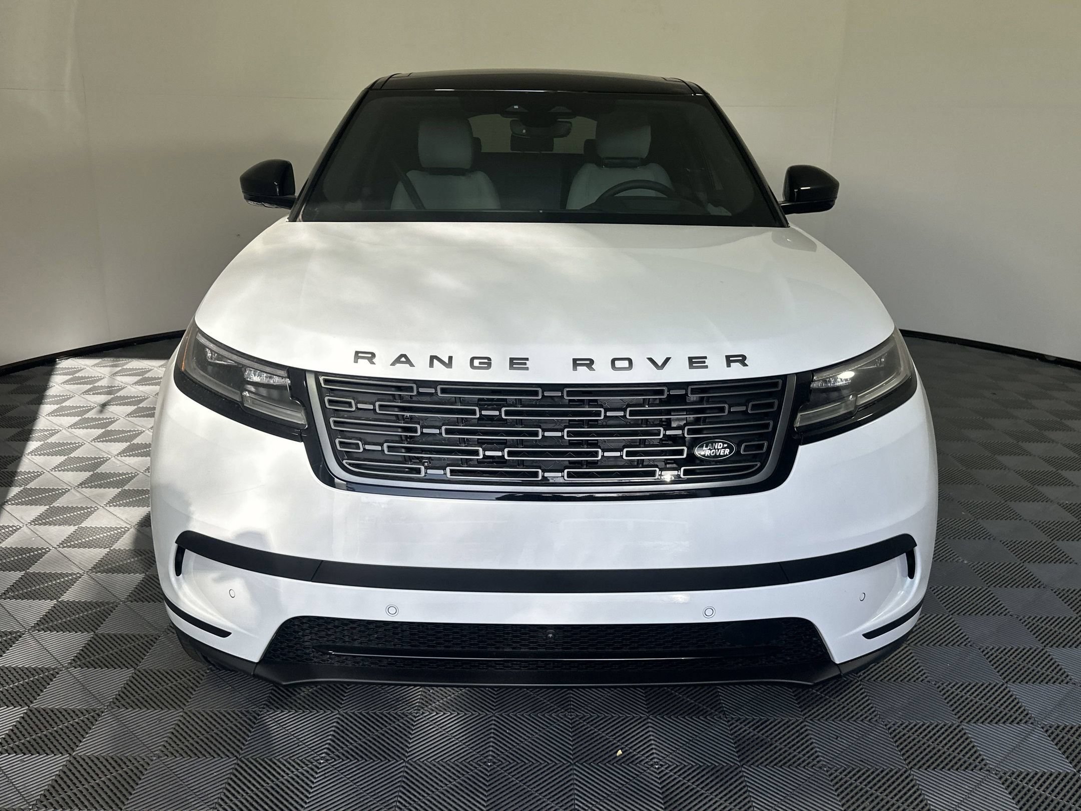 Certified 2026 Land Rover Range Rover Velar S AWD/4WD image 4