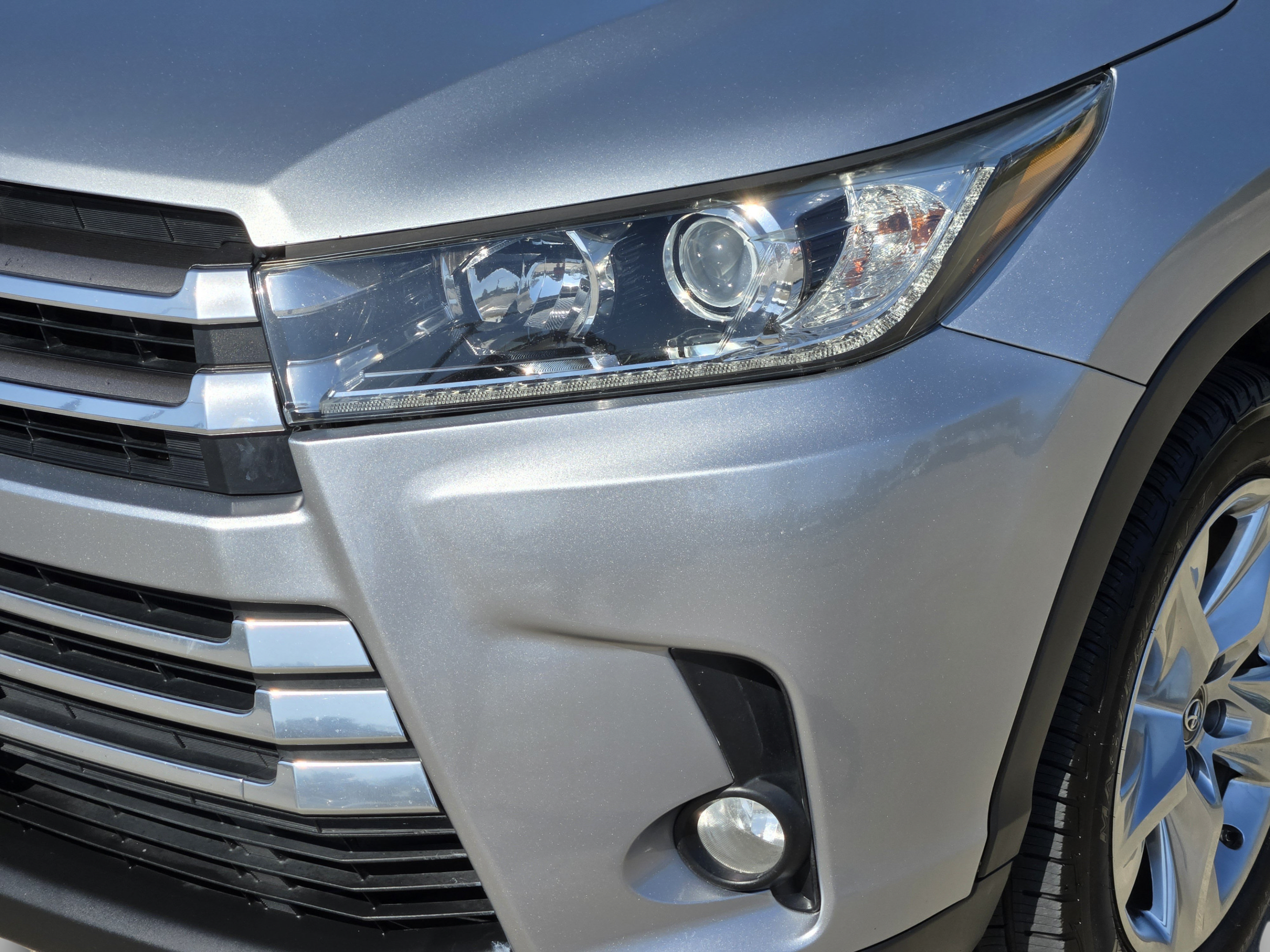 Used 2018 Toyota Highlander Limited FWD image 35