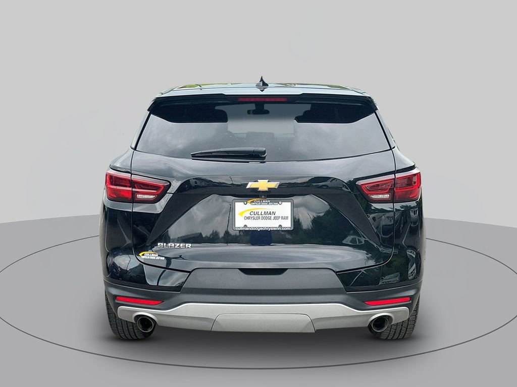 Used 2025 Chevrolet Blazer LT FWD image 4