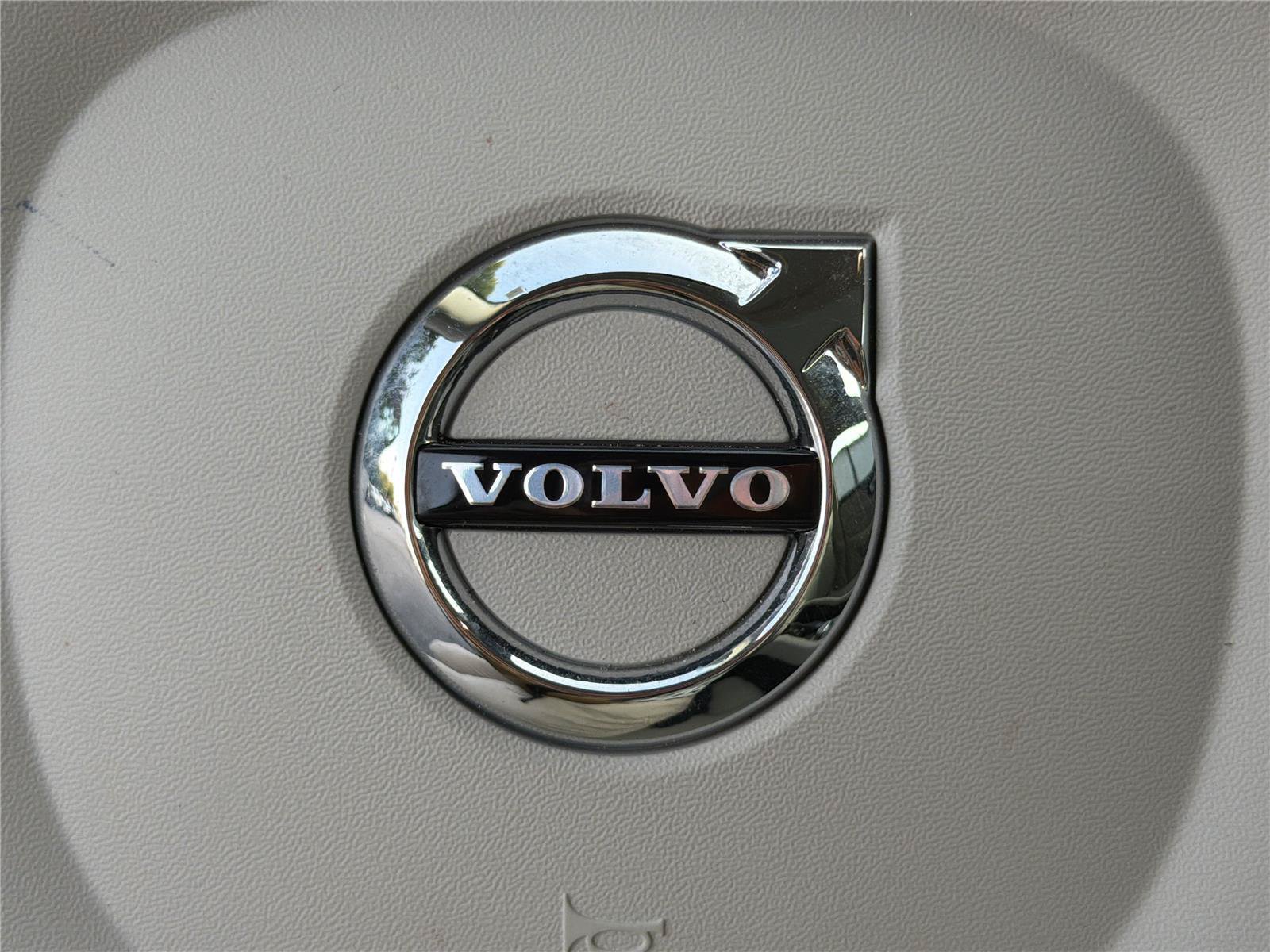 Used 2023 Volvo S60 B5 Core FWD image 23