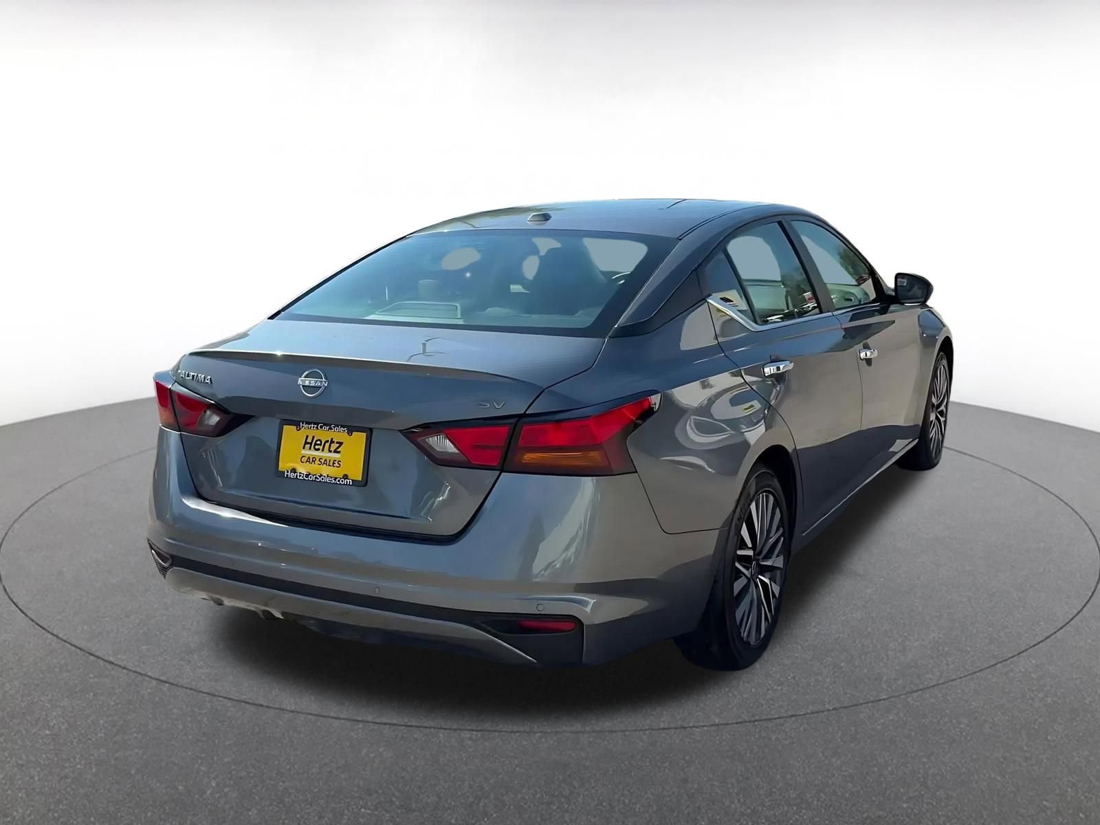 Used 2024 Nissan Altima 2.5 SV FWD image 14