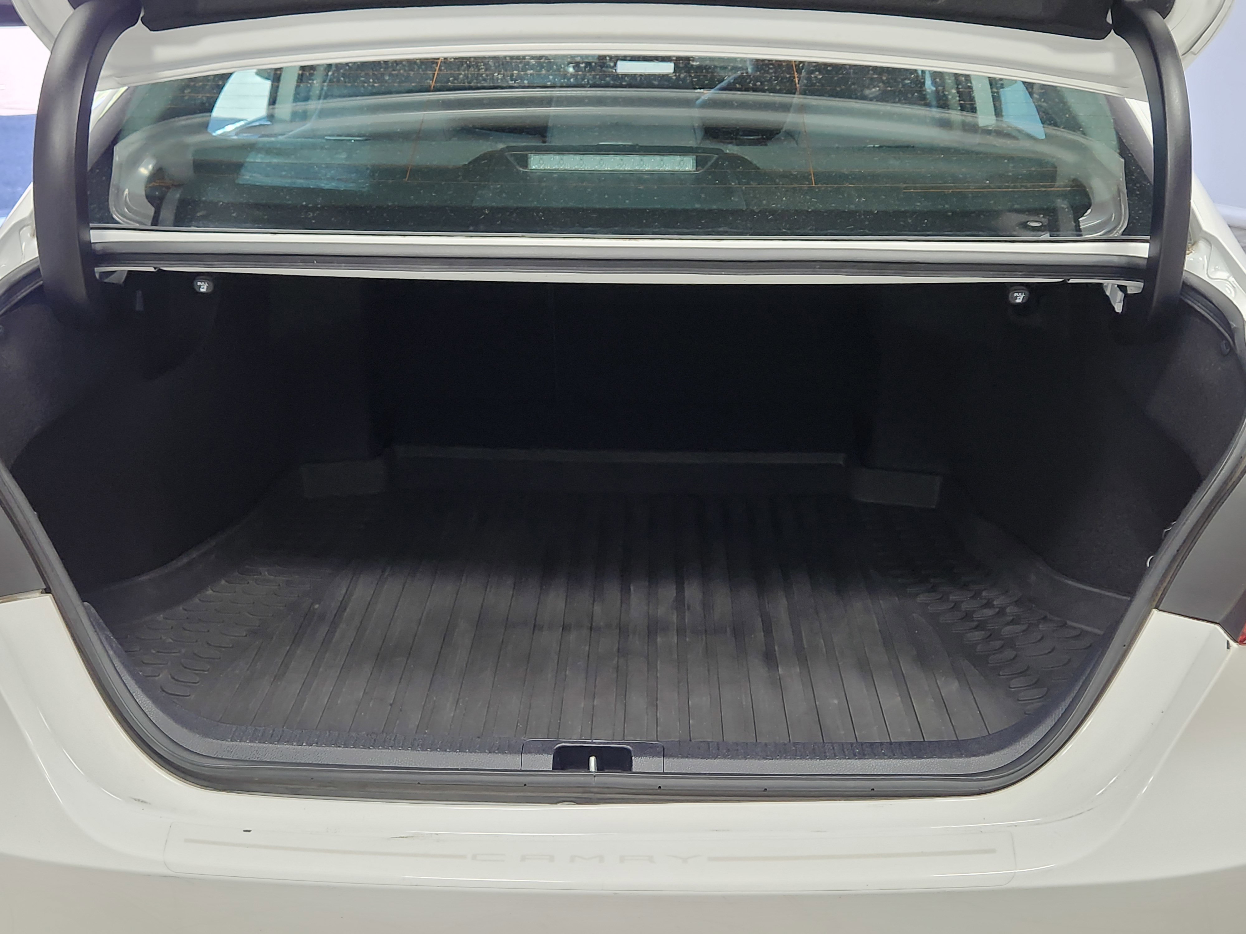 Used 2022 Toyota Camry LE FWD image 14