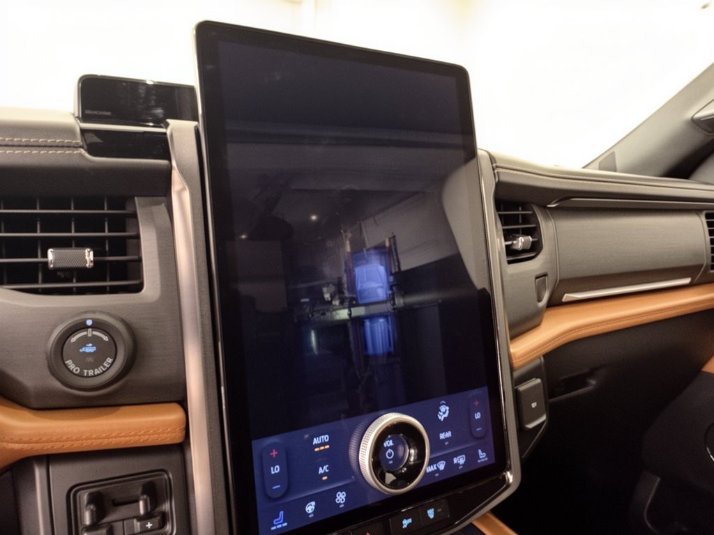 Used 2023 Ford Expedition Platinum AWD/4WD image 24