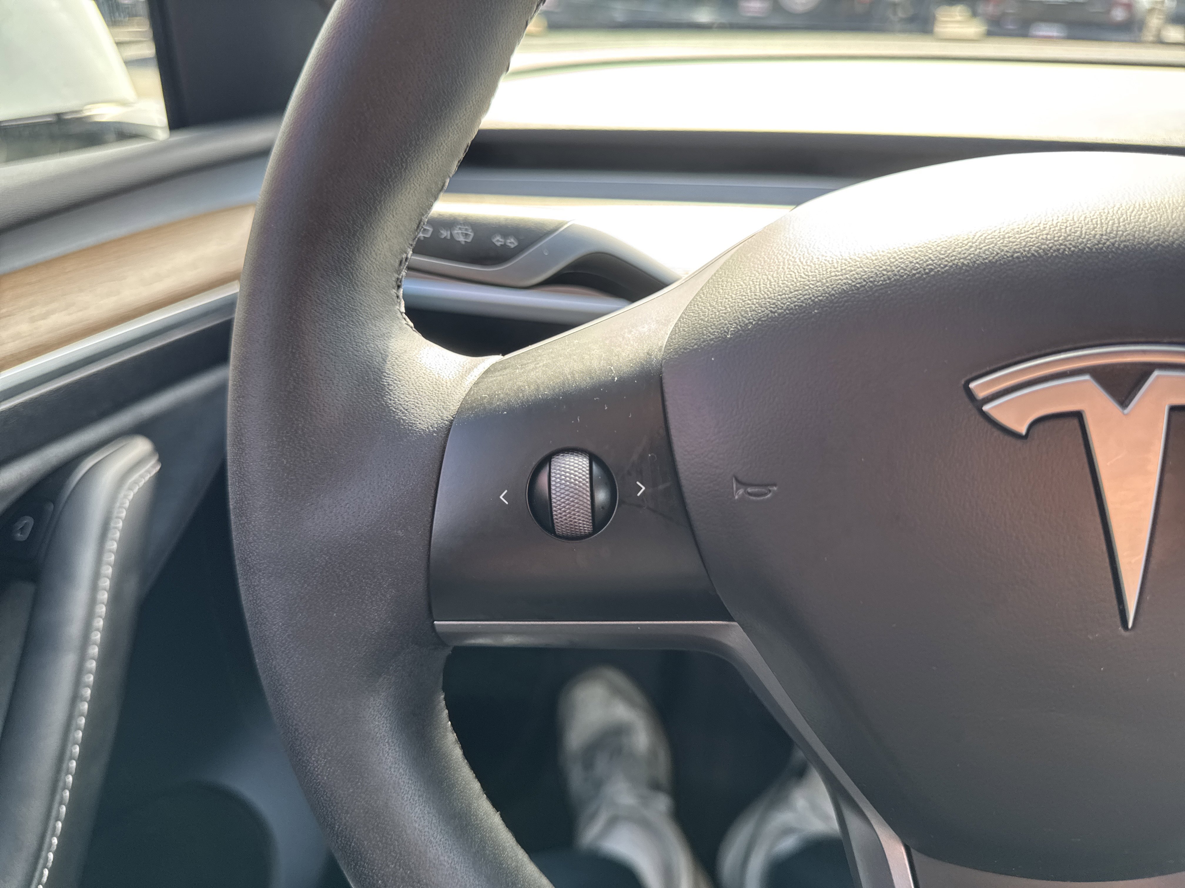 Used 2023 Tesla Model Y Long Range image 18