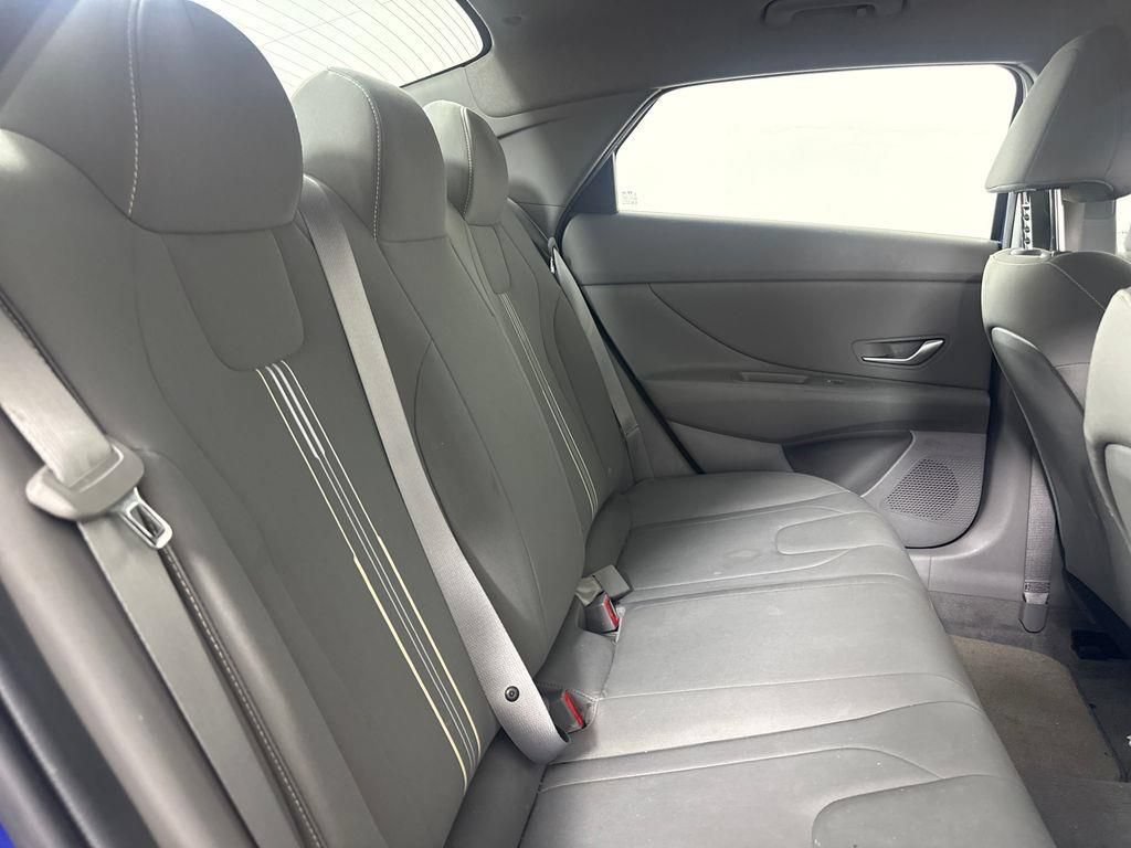 Used 2021 Hyundai Elantra SEL w/ Convenience Package FWD image 7