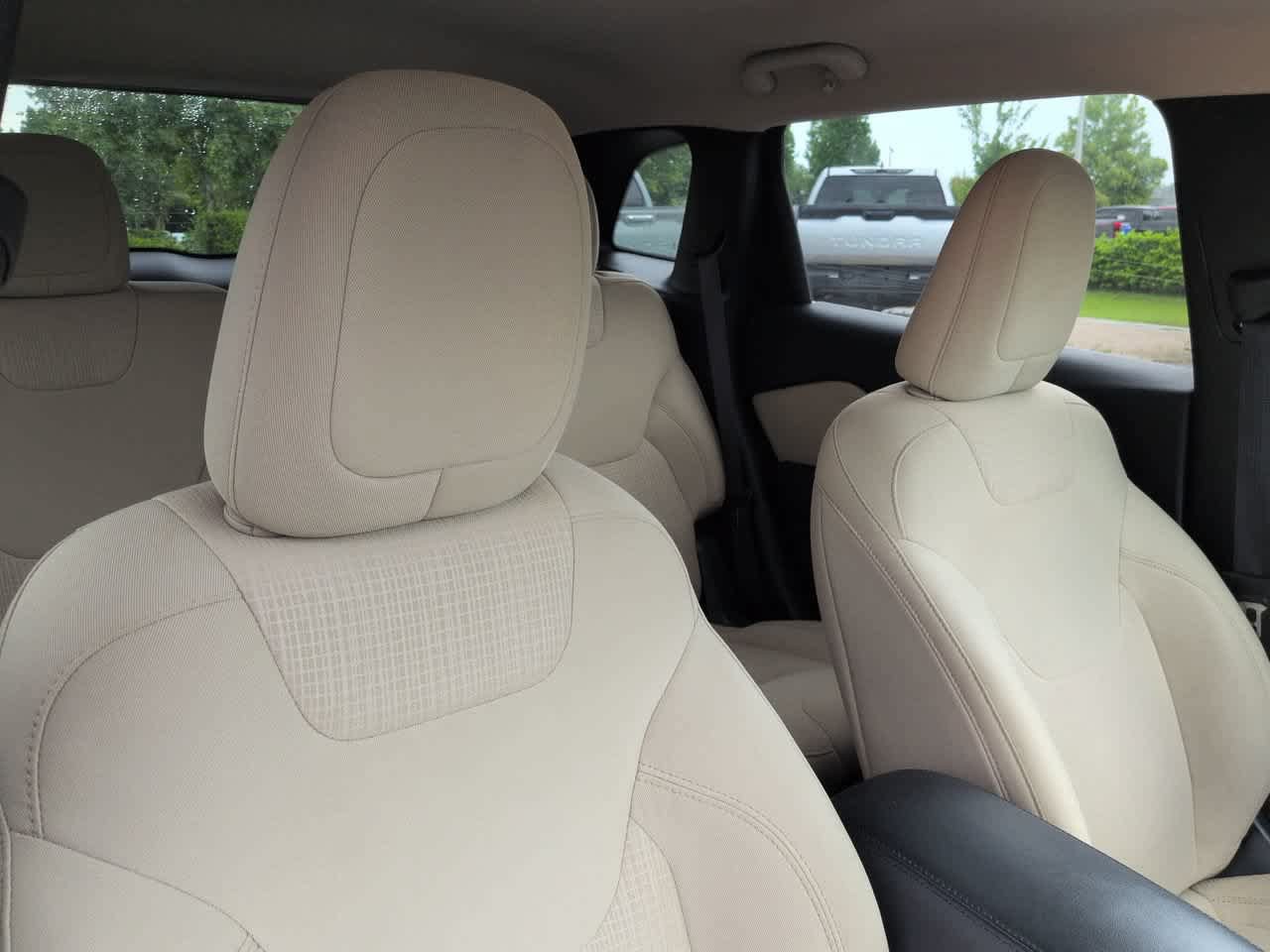 Used 2017 Jeep Cherokee Latitude w/ Safety/Convenience Group FWD image 7