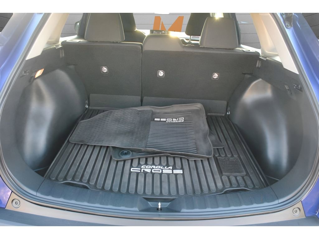 Certified 2022 Toyota Corolla Cross LE image 9