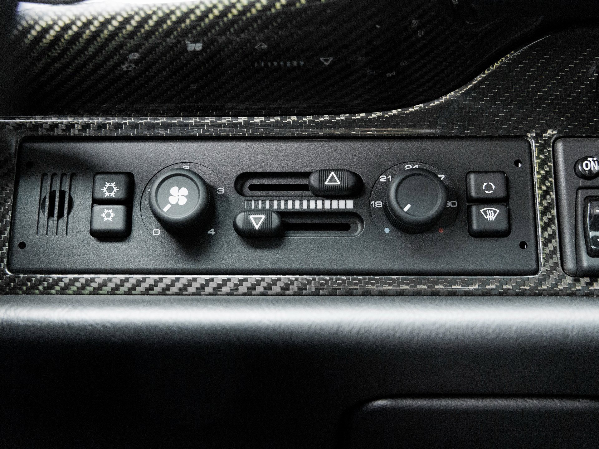 Used 1998 Porsche 911 Carrera 4S image 27