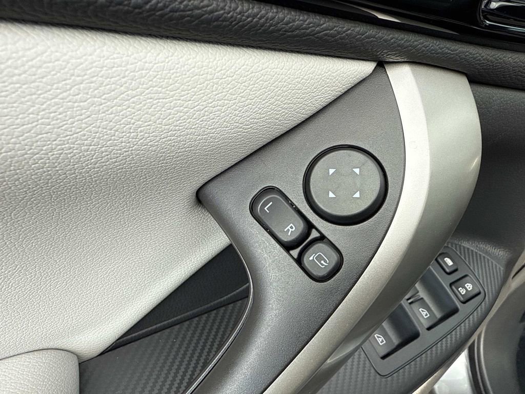 Used 2025 Mitsubishi Eclipse Cross SEL image 19