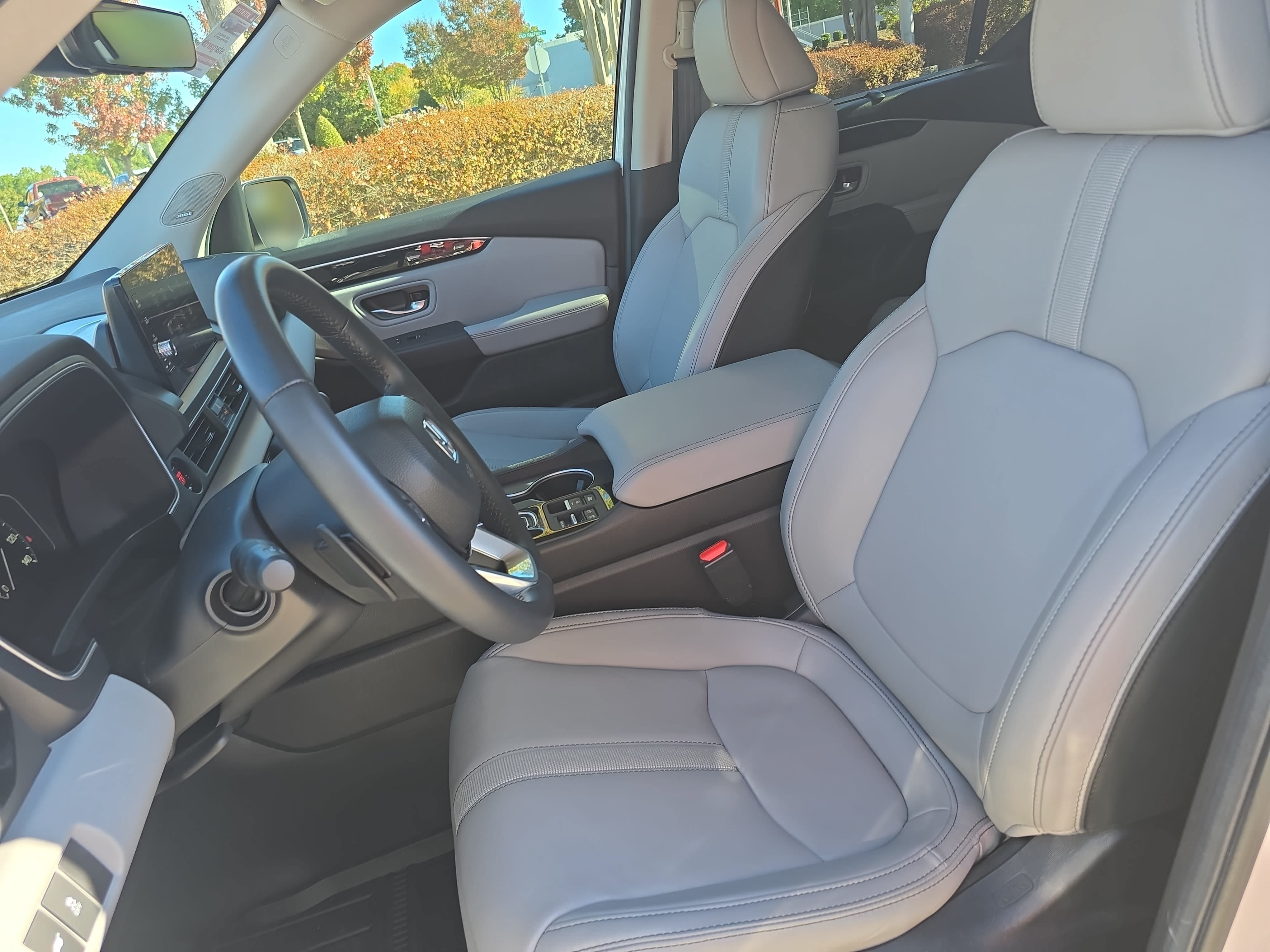 Used 2025 Honda Pilot Touring image 15