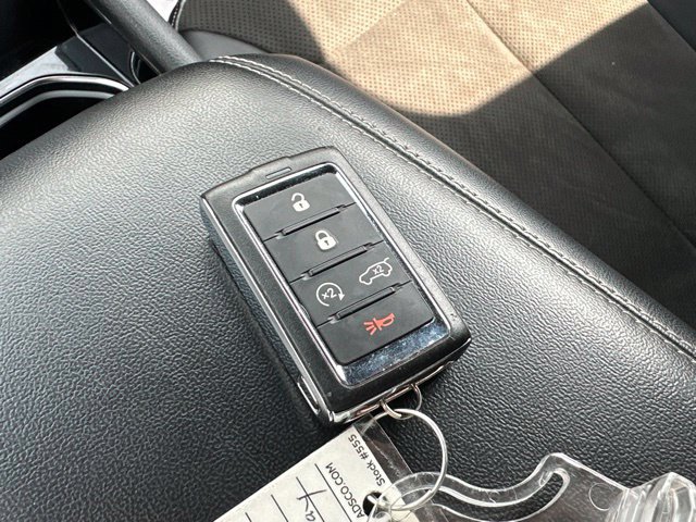Used 2023 Jeep Grand Cherokee L Laredo AWD/4WD image 34