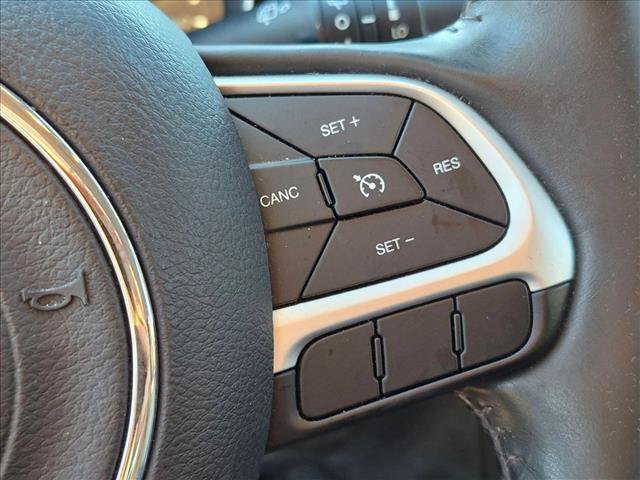 Used 2018 Jeep Compass Latitude w/ Popular Equipment Group FWD image 16