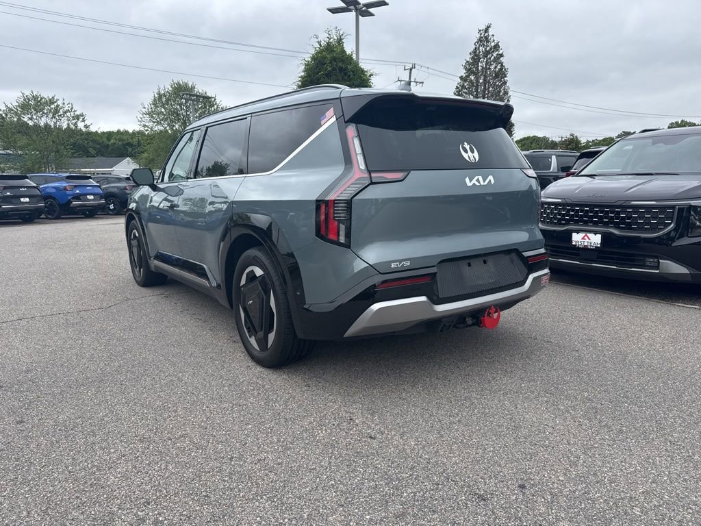 Used 2024 Kia EV9 Land AWD/4WD image 3