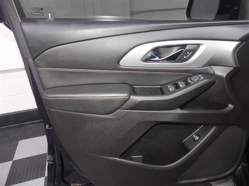 Used 2019 Chevrolet Traverse LT image 18
