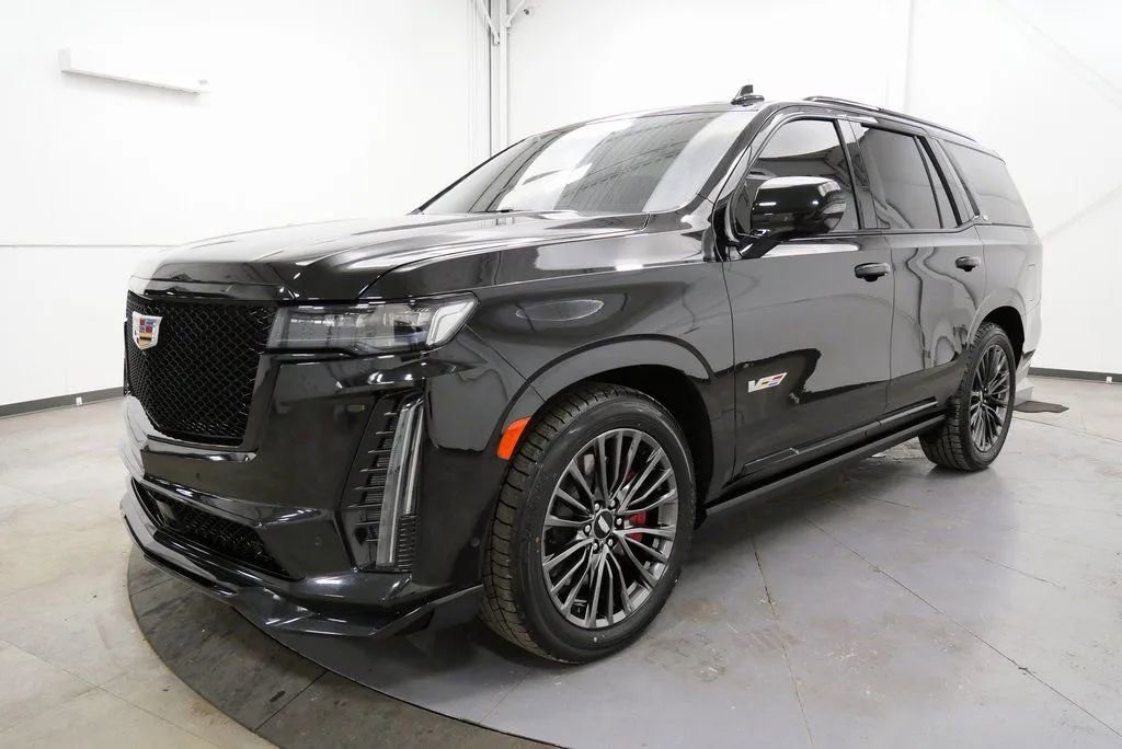 Used 2023 Cadillac Escalade V image 3