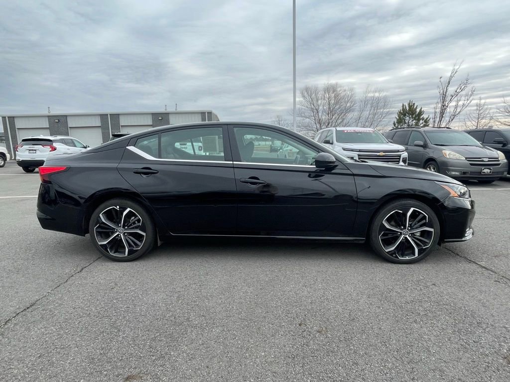 Used 2024 Nissan Altima 2.5 SR image 9