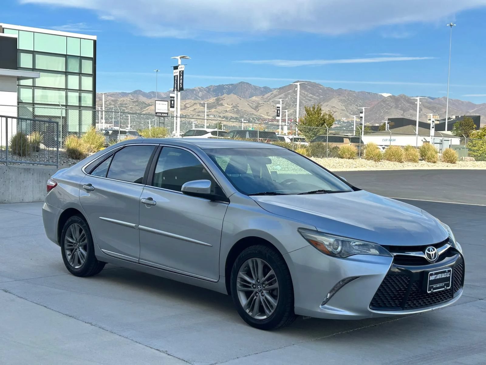 Used 2016 Toyota Camry SE FWD image 7