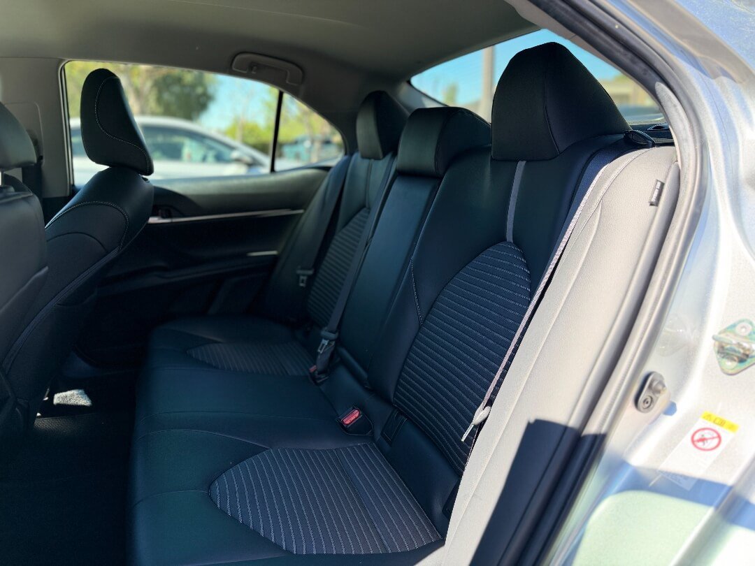 Used 2018 Toyota Camry SE FWD image 12