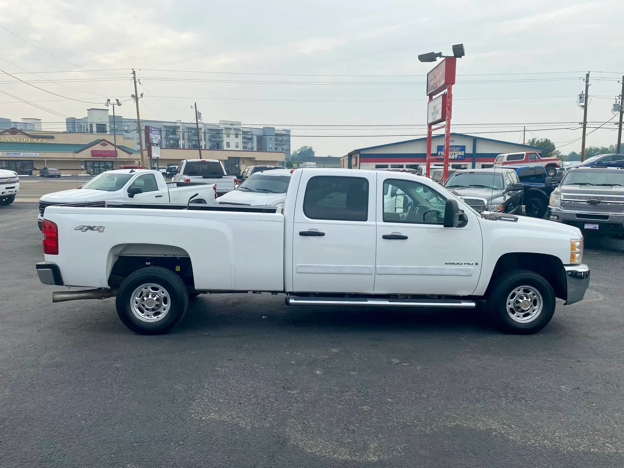 Used 2008 Chevrolet Silverado 2500 LT w/ 1LT Convenience Package AWD/4WD image 6