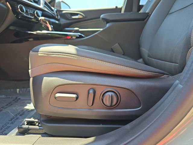 Used 2026 Chevrolet Trax ACTIV w/ Sunroof Package FWD image 33