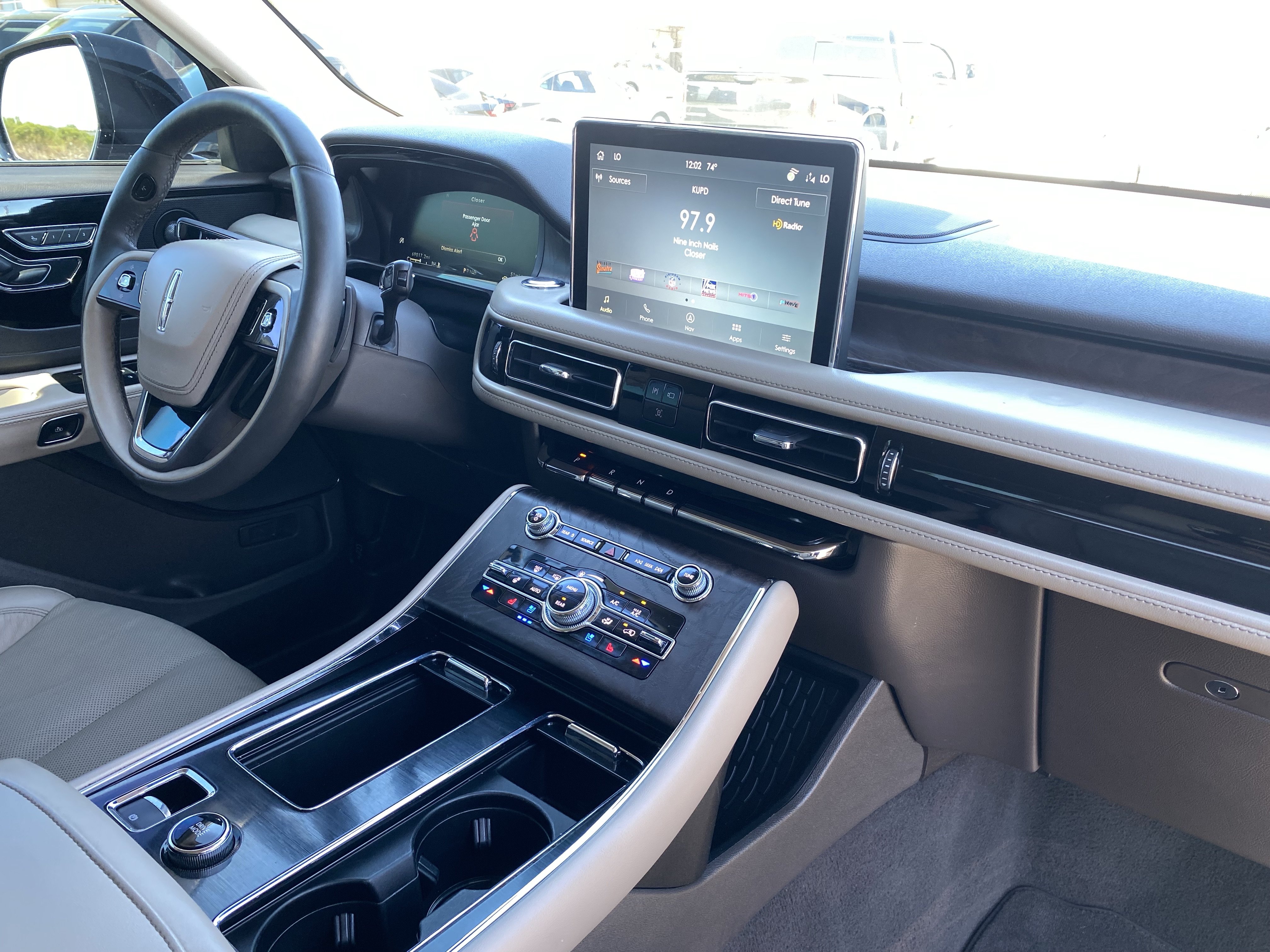 Used 2022 Lincoln Aviator Reserve w/ Equipment Group 201A RWD image 12