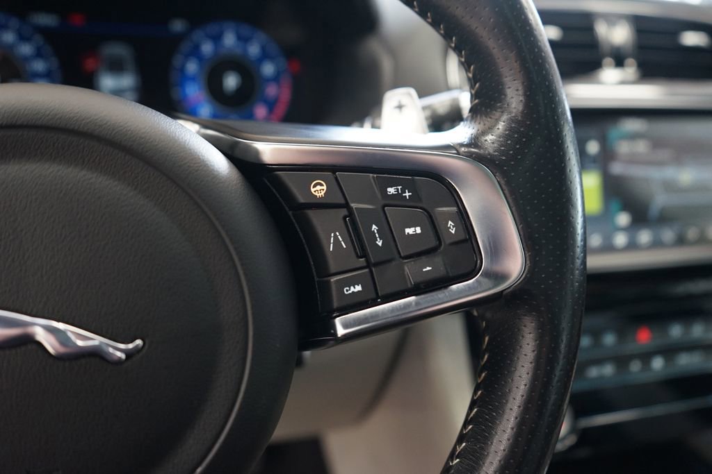 Used 2020 Jaguar F-PACE SVR AWD/4WD image 36