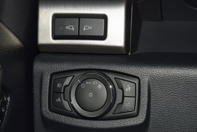 Used 2022 Ford F450 Platinum w/ FX4 Off-Road Package image 39