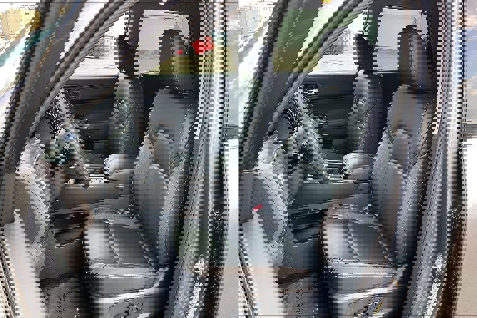 Used 2025 Nissan Pathfinder SL image 9