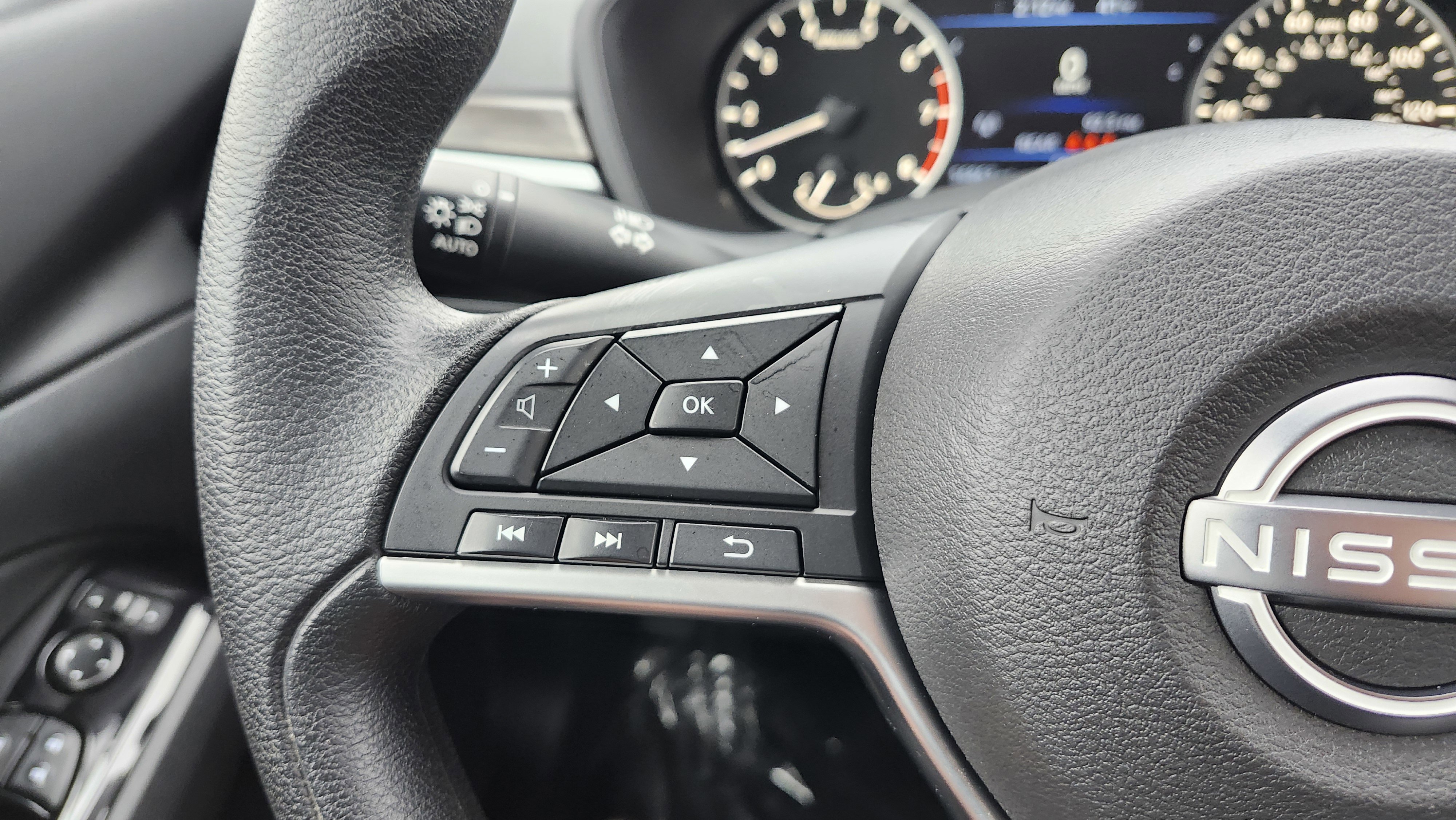 Used 2023 Nissan Altima 2.5 SV image 33