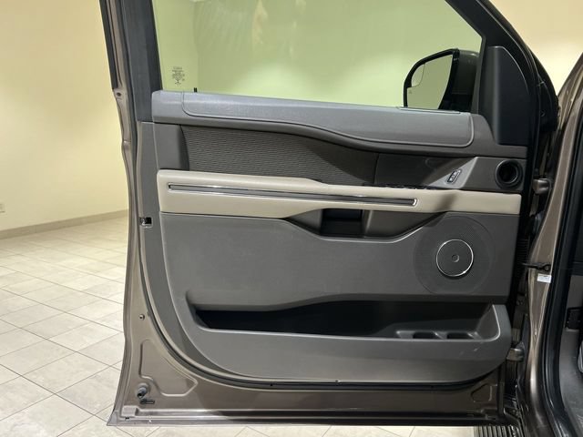 Used 2019 Ford Expedition XLT RWD image 20
